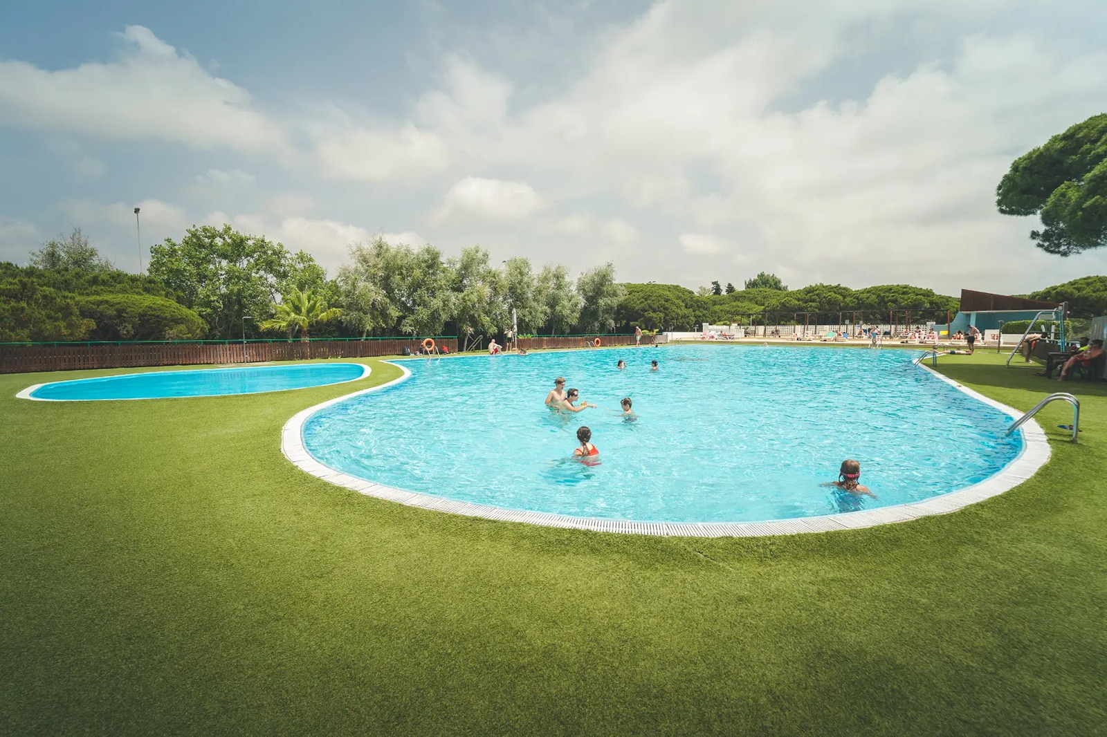 Camping 3 Estrellas Barcelona door Viajes Velero