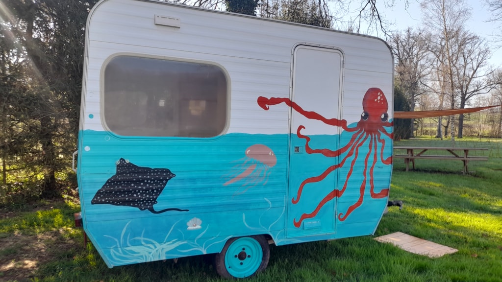 Retro Caravan 2p - Vintage caravan 7,5m² - 1 bedroom - Terrace - no bathroom - 1/2 Ppl.