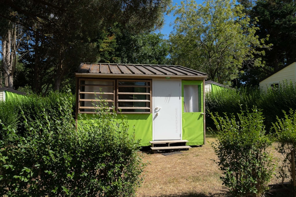 Tithome 2 bedrooms without toilet blocks 4/5 Ppl.