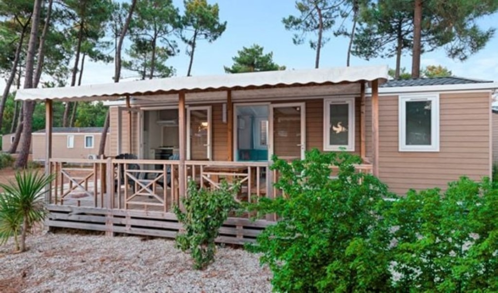 Stacaravan Comfort - 31 m² - airconditioning - 3 slaapkamers - Verhoogd terras 6 m²