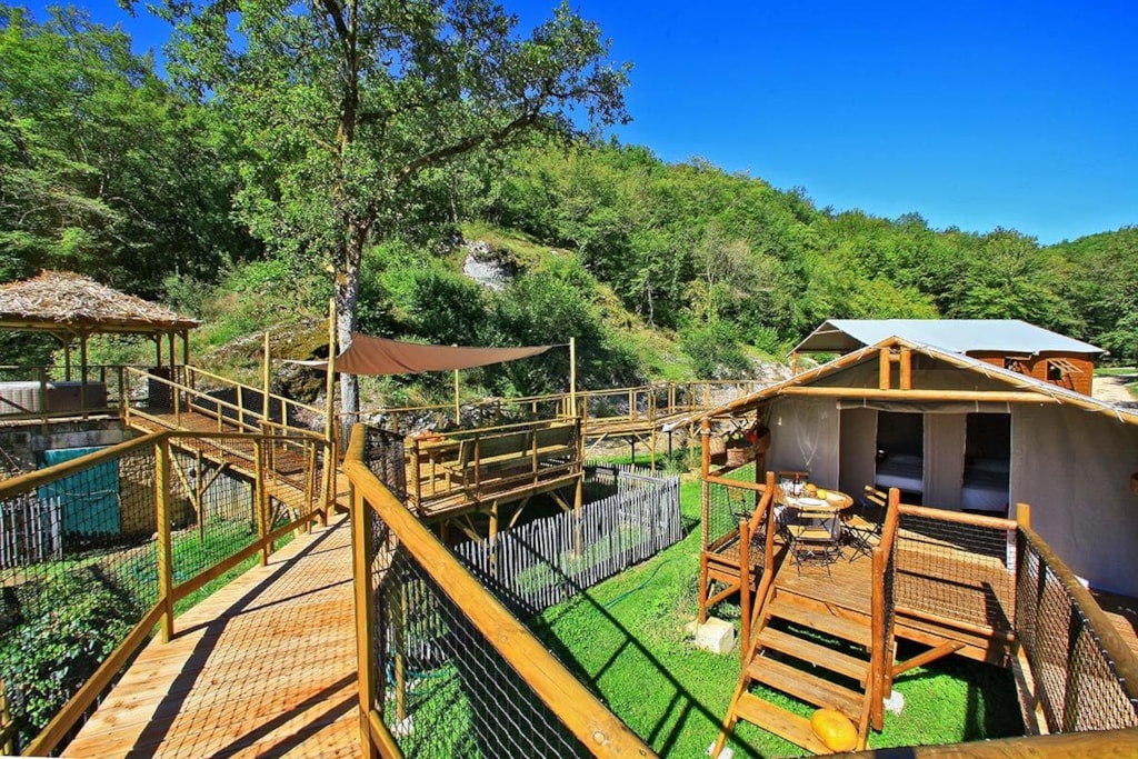 La Pichona on piles - sheltered terrace (without toilet blocks) 4 people.