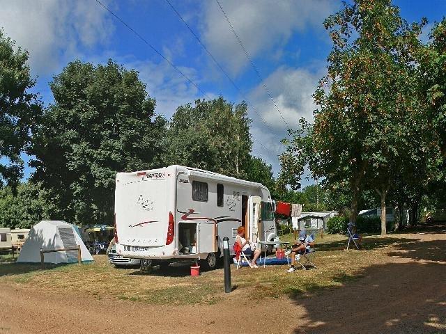 Pitch - Comfort Package (1 tent, caravan or motorhome / 1 car / electricity 10A)
