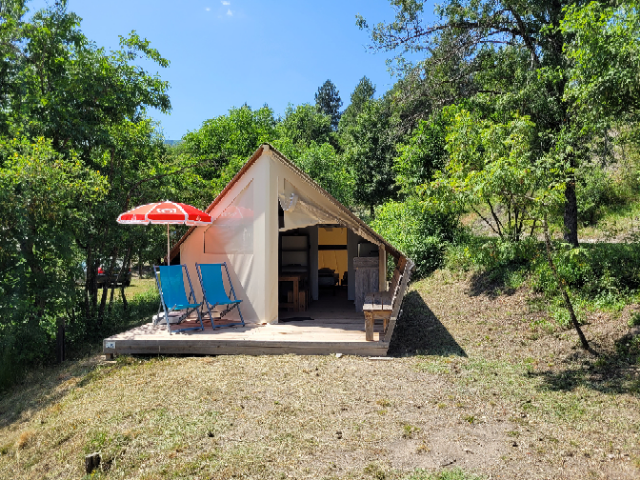 Junior tent Standard 21m² (without bathroom) + terrace 4 Ppl.