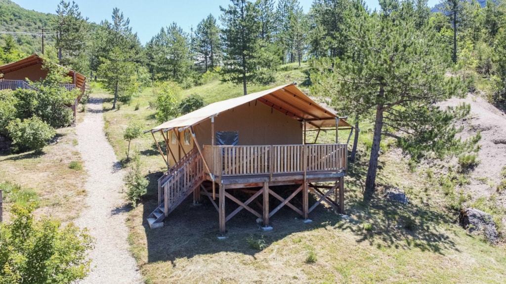 Safaritent 4p - ent Lodge PREMIUM 27m² + terrace 16m² (with private facilities) 4 Ppl.