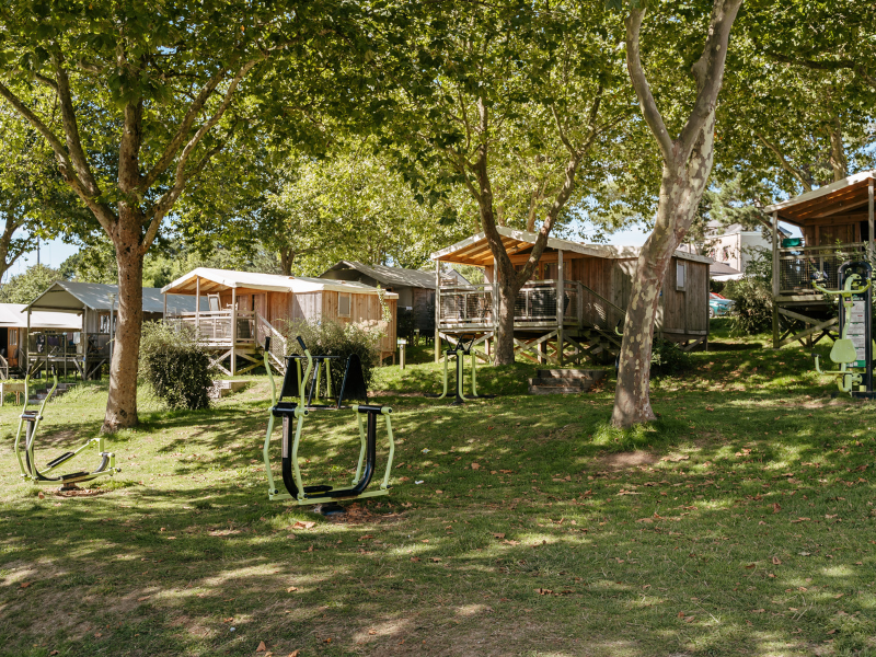 Tent House 4p - Cabin lodge Cosyflower PREMIUM 2 bedrooms of which covered terrace 10m² + TV + with sheets 4 Ppl.