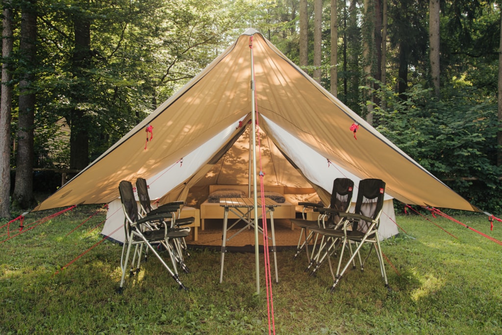 Family BELL rental tent with beddingS and mattress 4 Ppl.