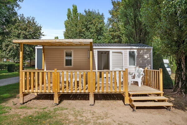 Stacaravan Comfort 28m² | 2 slaapkamers | Verhoogd terras | TV (max. 4 volwassenen)