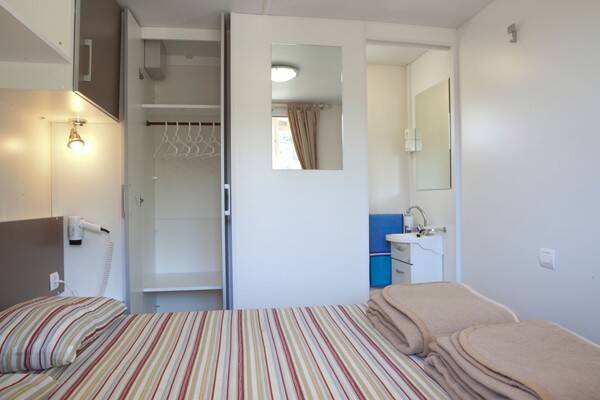 Mobil-home Classic - 28 m² - 2 bedrooms - Air-conditioned - Raised terrace (4 adults max.)