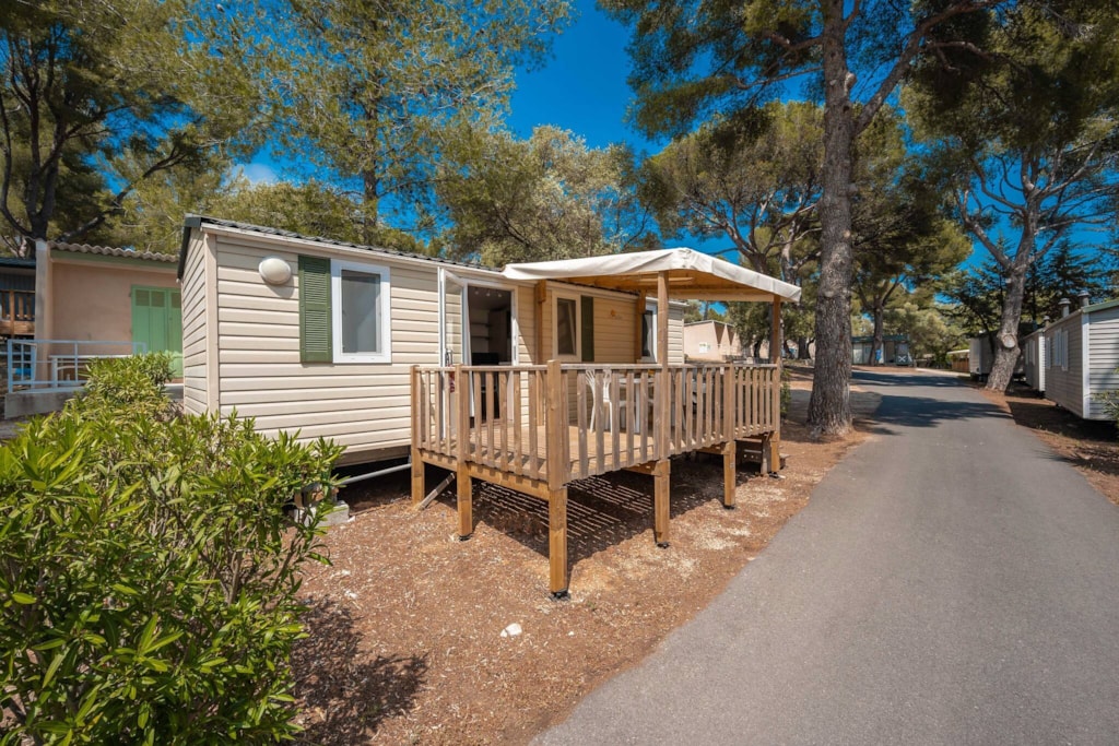 Stacaravan Classic - 20 m²- 2 slaapkamers - Verhoogd terras