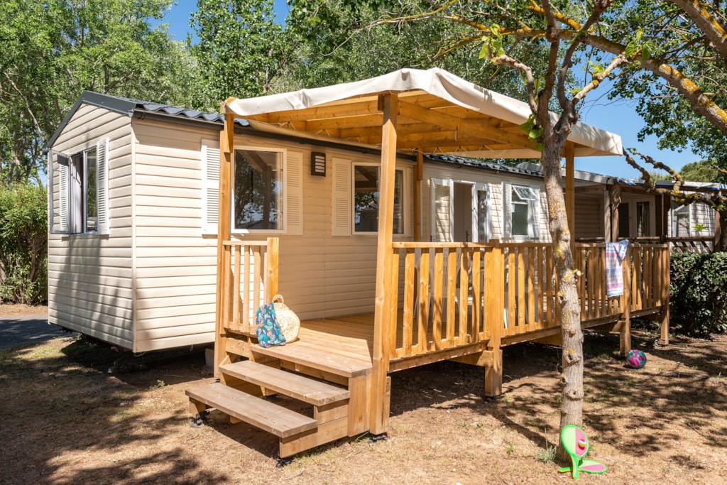 Stacaravan Comfort 24m² - 2 slaapkamers - airconditioning - overdekt terras -