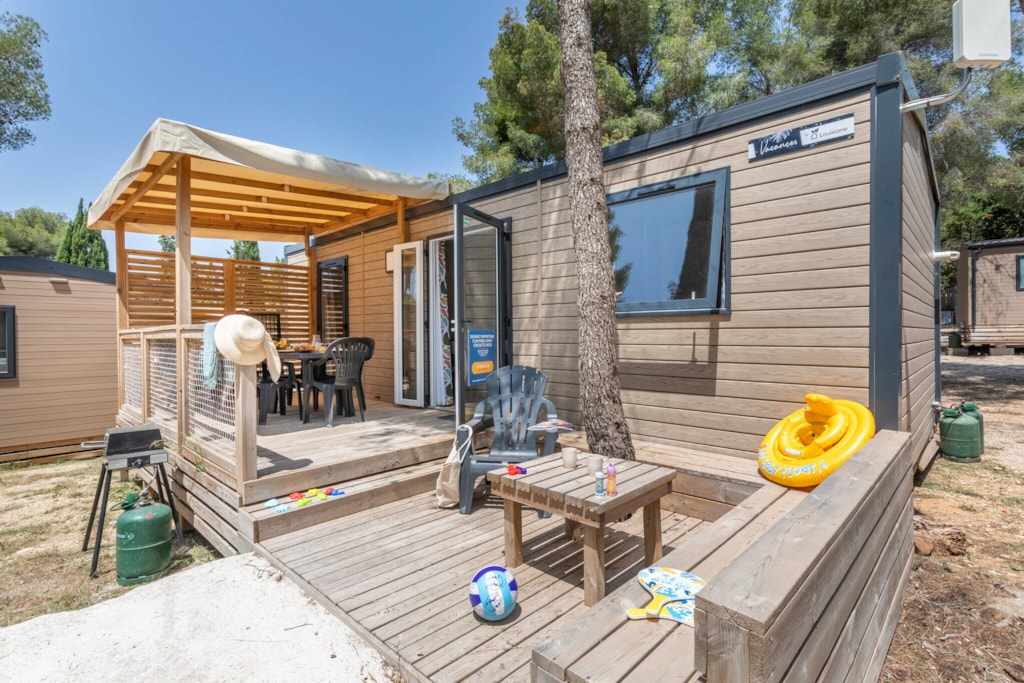 Premium stacaravan - 2 slaapkamers - overdekt terras - airconditioning - TV