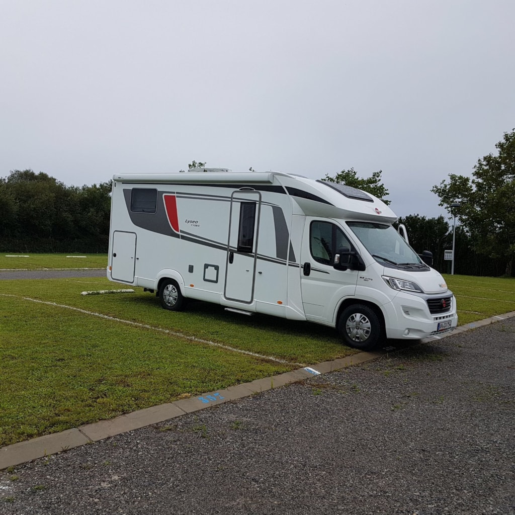 Pitch 6p - 40m2 Camper stay max 2 nights
